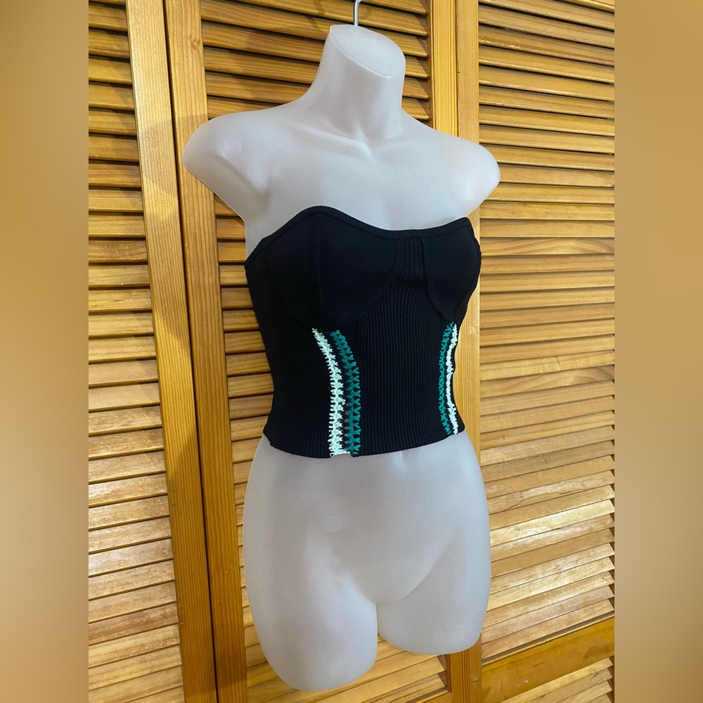 Forever 21: NWOT crop top!